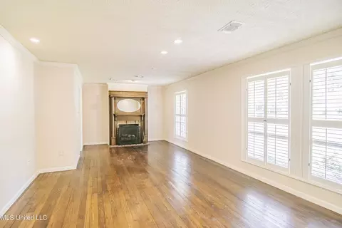 Living - 5175 Reddoch Dr, Jackson, MS 39211 photo 1 of 7