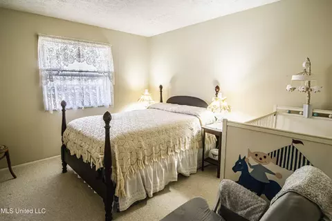 Bedroom - 5175 Reddoch Dr, Jackson, MS 39211 photo 3 of 8