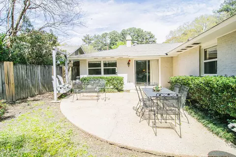 Exterior - 5175 Reddoch Dr, Jackson, MS 39211 photo 4 of 9