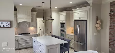 Kitchen - 117 Grayhawk Cv, Madison, MS 39110 photo 3 of 6