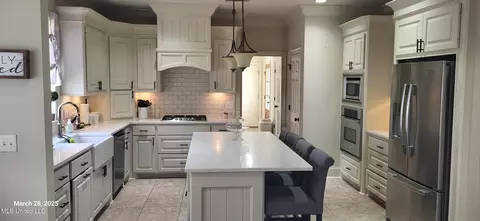 Kitchen - 117 Grayhawk Cv, Madison, MS 39110 photo 2 of 6