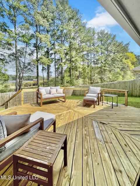 Exterior - 973 Filmore Dr, Brandon, MS 39042 photo 2 of 2