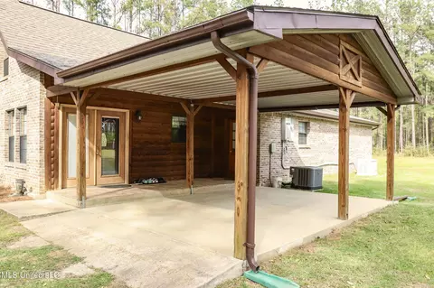 Exterior - 1539 Benndale Rd, Mclain, MS 39456 photo 3 of 18