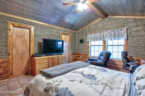 Bedroom - 1539 Benndale Rd, Mclain, MS 39456 photo 2 of 5