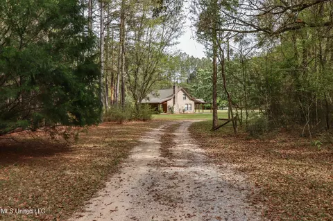 Exterior - 1539 Benndale Rd, Mclain, MS 39456 photo 7 of 18