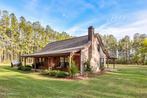 1539 Benndale Rd, Mclain, MS 39456