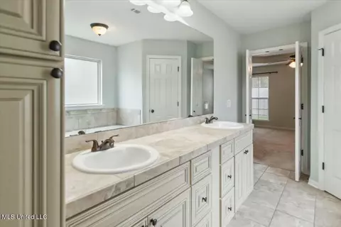 Entry Way - 626 Lexington Dr, Florence, MS 39073 photo 5 of 5