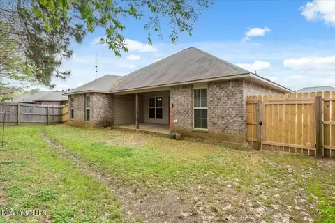 Exterior - 626 Lexington Dr, Florence, MS 39073 photo 4 of 5
