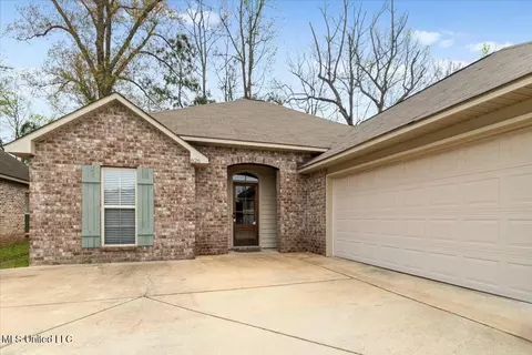 Exterior - 626 Lexington Dr, Florence, MS 39073 photo 2 of 5