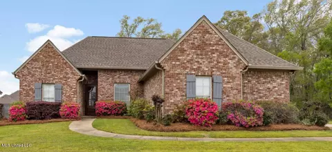 109 Trailbridge Dr, Canton, MS 39046