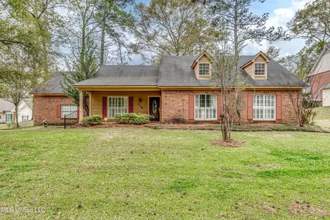 110 E Sunset Dr, Brandon, MS 39042