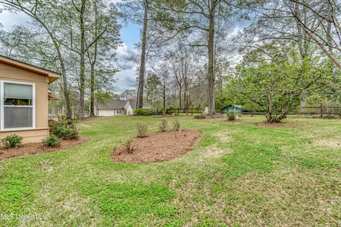 Exterior - 110 E Sunset Dr, Brandon, MS 39042 photo 13 of 14