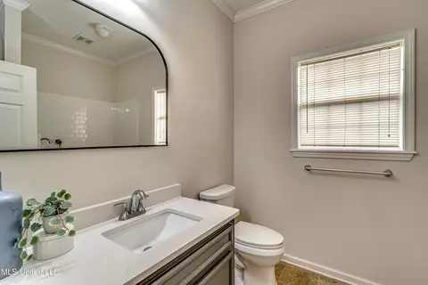 Bath - 110 E Sunset Dr, Brandon, MS 39042 photo 1 of 8