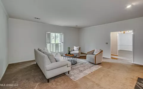 Living - 110 E Sunset Dr, Brandon, MS 39042 photo 5 of 5