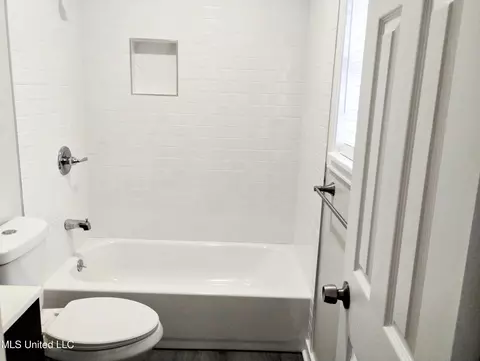Bath - 5746 Magnolia Dr, Jackson, MS 39209 photo 3 of 3