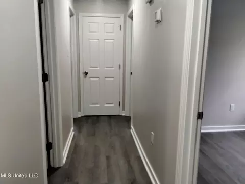 Entry Way - 5746 Magnolia Dr, Jackson, MS 39209 photo 1 of 1