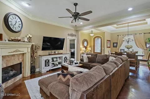 Living - 908 Caitlin Cv, Brandon, MS 39047 photo 2 of 3