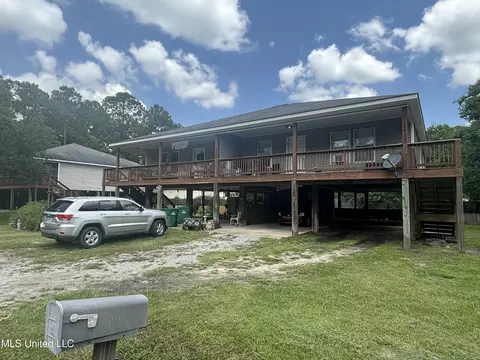 6110 E Lafayette St, Bay Saint Louis, MS 39520
