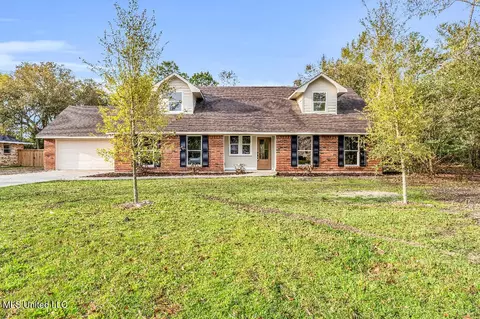 608 Esplanade Ave, Bay Saint Louis, MS 39520