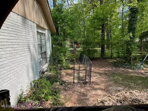 315 Swallow Dr, Brandon, MS 39047 photo 9
