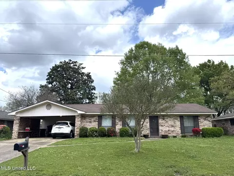 202 Lindberg Ave, Natchez, MS 39120