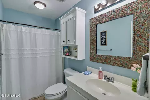 Bath - 5005 Bay Brg, Flowood, MS 39232 photo 2 of 2