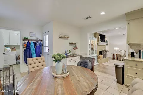 Dining - 5005 Bay Brg, Flowood, MS 39232 photo 1 of 2