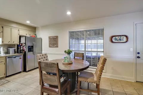 Dining - 5005 Bay Brg, Flowood, MS 39232 photo 2 of 2