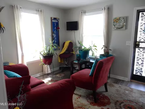 Living - 3830 S Baldwin Rd, Hernando, MS 38632 photo 2 of 2