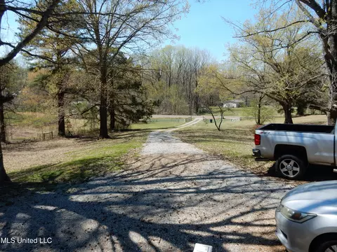 Exterior - 3830 S Baldwin Rd, Hernando, MS 38632 photo 2 of 10