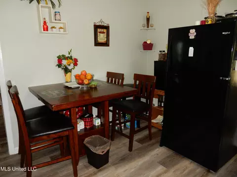 Dining - 3830 S Baldwin Rd, Hernando, MS 38632 photo 1 of 1
