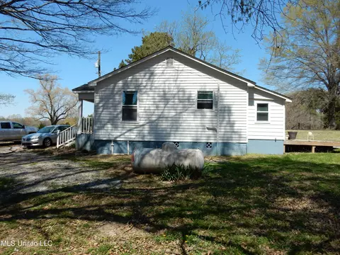 Exterior - 3830 S Baldwin Rd, Hernando, MS 38632 photo 4 of 10