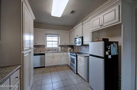 Kitchen - 106 Copper Ridge Ct, Madison, MS 39110 photo 1 of 4