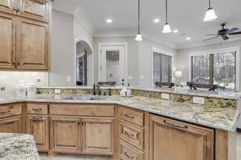 Kitchen - 512 Durrango Dr, Brandon, MS 39047 photo 2 of 5