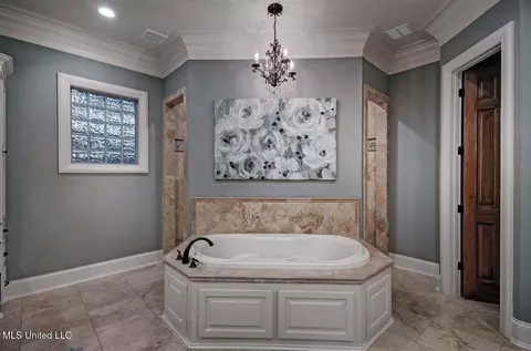 Bath - 512 Durrango Dr, Brandon, MS 39047 photo 11 of 13
