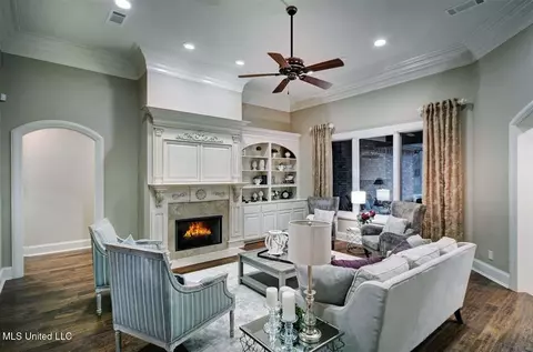 Living - 512 Durrango Dr, Brandon, MS 39047 photo 3 of 4