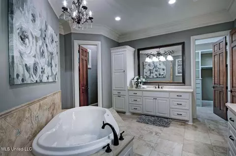 Bath - 512 Durrango Dr, Brandon, MS 39047 photo 9 of 13