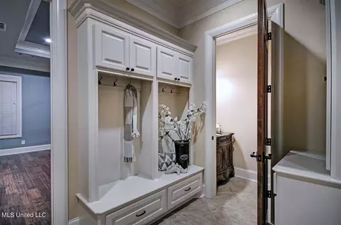 Entry Way - 512 Durrango Dr, Brandon, MS 39047 photo 2 of 2