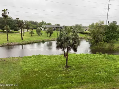 461 463 Goose Pointe Blvd, Biloxi, MS 39531