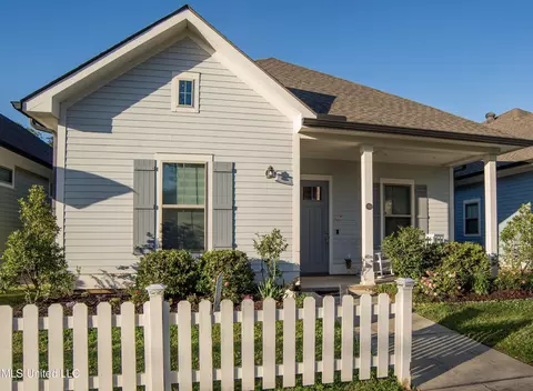 503 Dunbar Ct, Bay Saint Louis, MS 39520