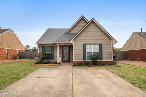 10571 Pecan View Dr, Olive Branch, MS 38654