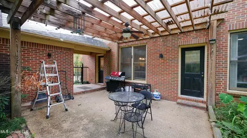 Exterior - 50 Moss Forest Cir, Jackson, MS 39211 photo 2 of 7
