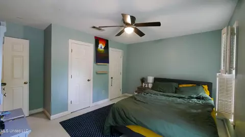 Bedroom - 50 Moss Forest Cir, Jackson, MS 39211 photo 7 of 9