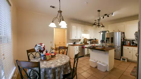 Dining - 50 Moss Forest Cir, Jackson, MS 39211 photo 4 of 4