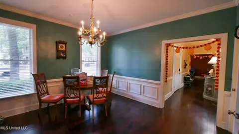 Dining - 50 Moss Forest Cir, Jackson, MS 39211 photo 3 of 4