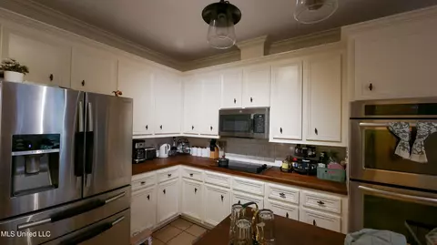 Kitchen - 50 Moss Forest Cir, Jackson, MS 39211 photo 6 of 8
