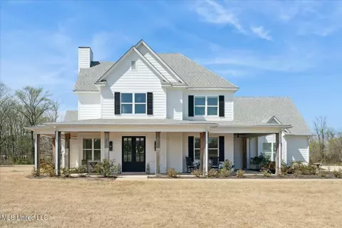 524 Laws Hill Rd, Holly Springs, MS 38635