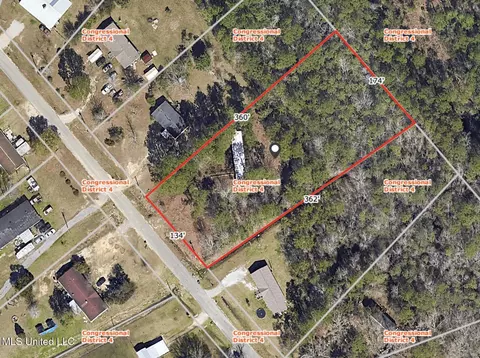 18132 Robin Oaks Dr, Gulfport, MS 39503