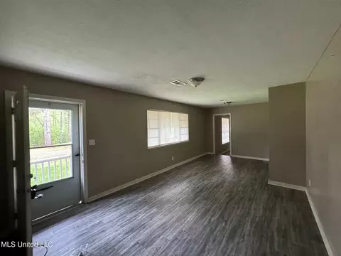 3118 Shirley Dr, Jackson, MS 39212 photo 2