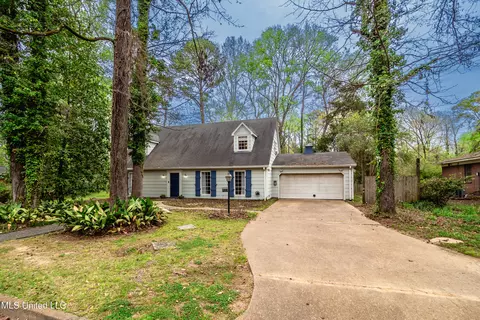 820 Timberlain Dr, Jackson, MS 39211